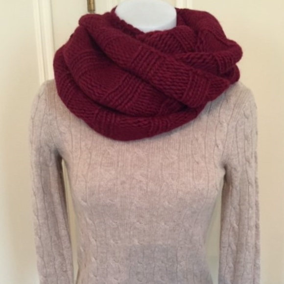 Accessories - Infinity scarf burgandy red